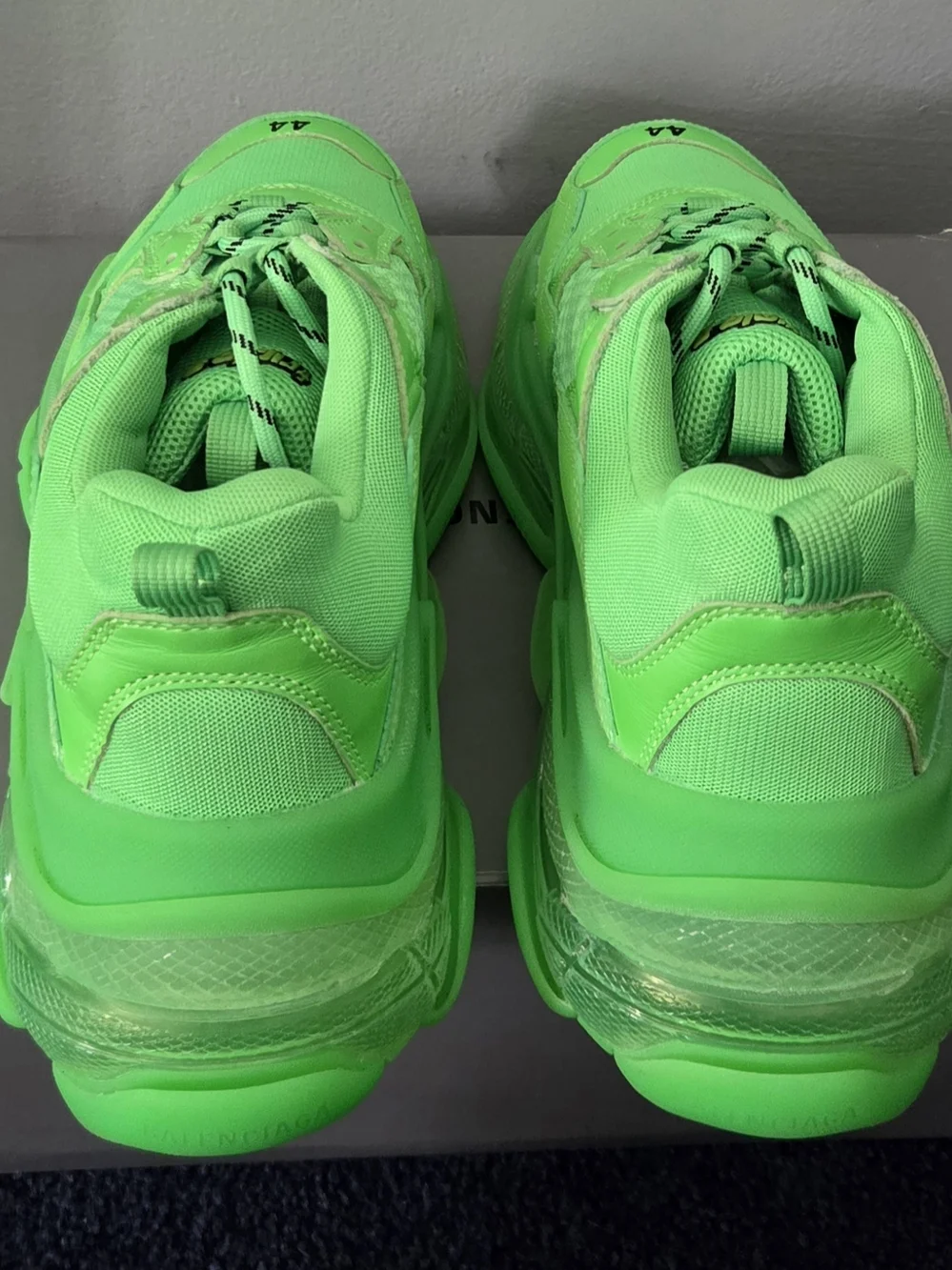 Balenciaga Triple S Green. Size 11 (44) . Excellent Condition - Picture 3 of 13